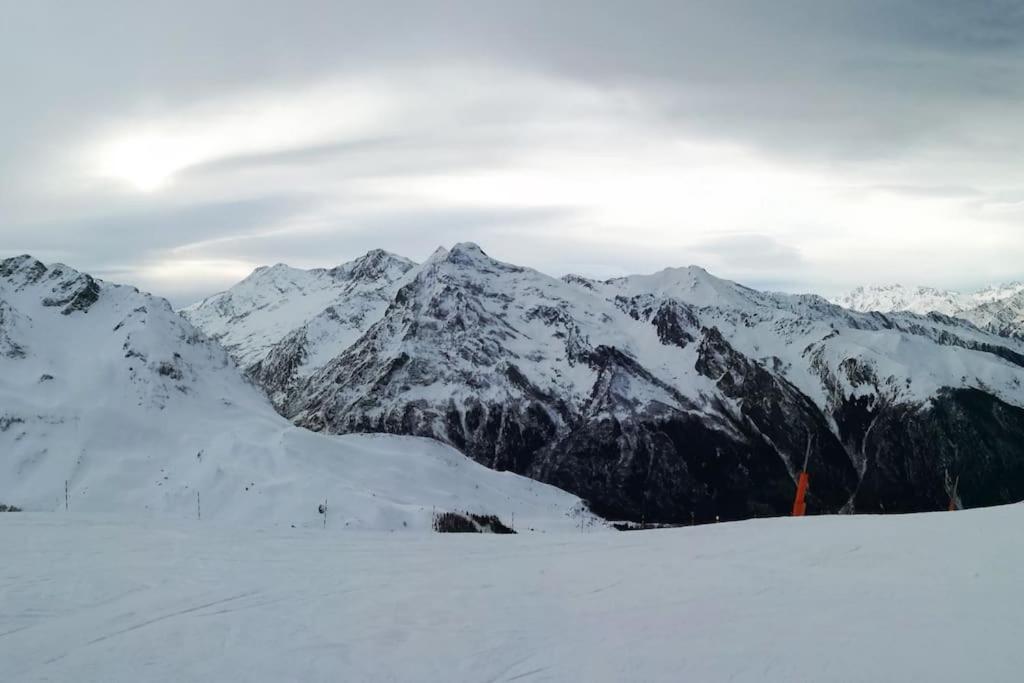 Cottage Les Pyrenees Au Bord De L'Eau Barbazan ภายนอก รูปภาพ